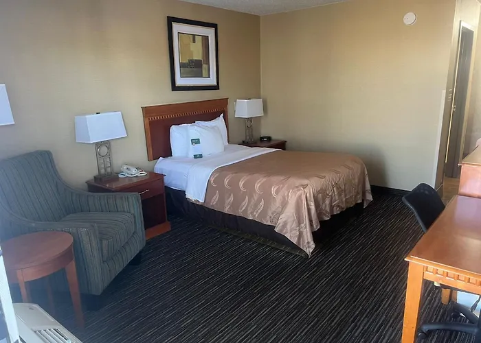 Quality Inn Columbus, Ms